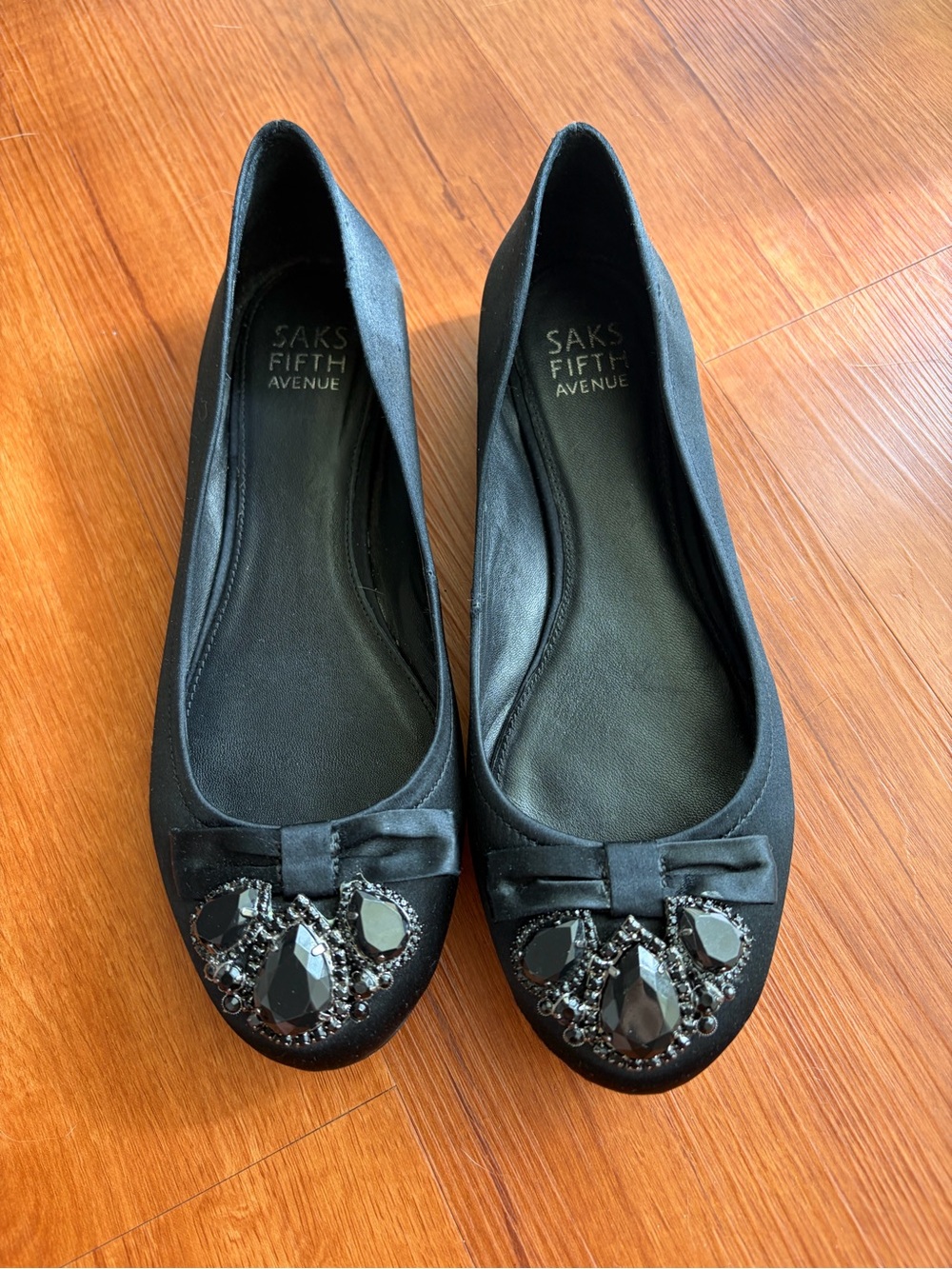 Saks Fifth Avenue Black Jeweled Bow Ballet Flats